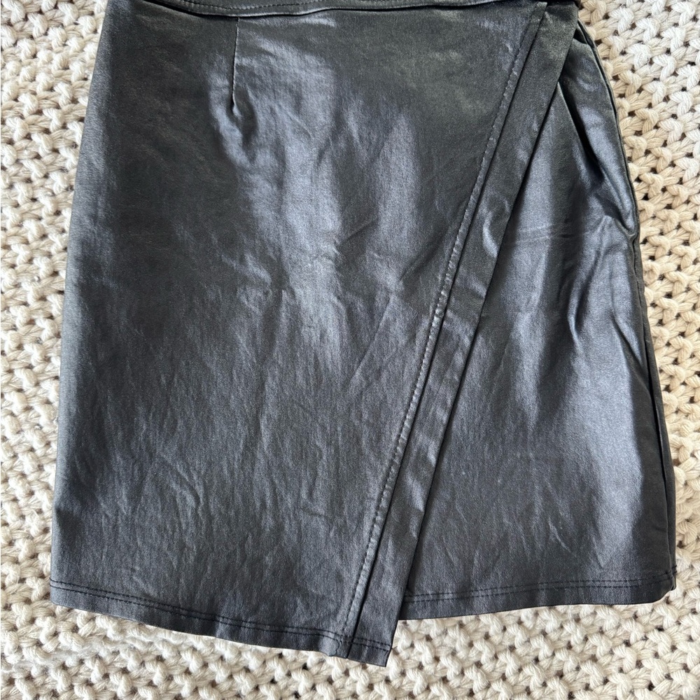 Windsor Black Pencil Skirt